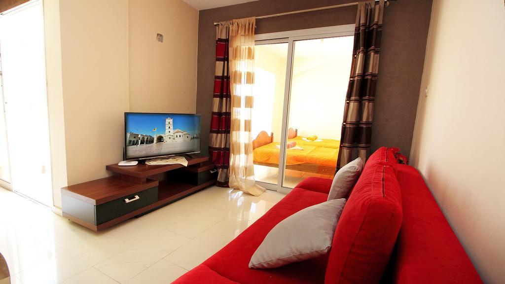 Panikos Beach Apartment I Λάρνακα Εξωτερικό φωτογραφία